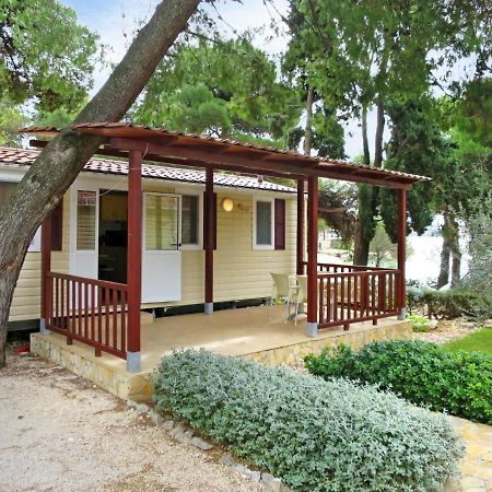 Holiday Home Camp Rozac - Tgr215 Τρογκίρ Εξωτερικό φωτογραφία