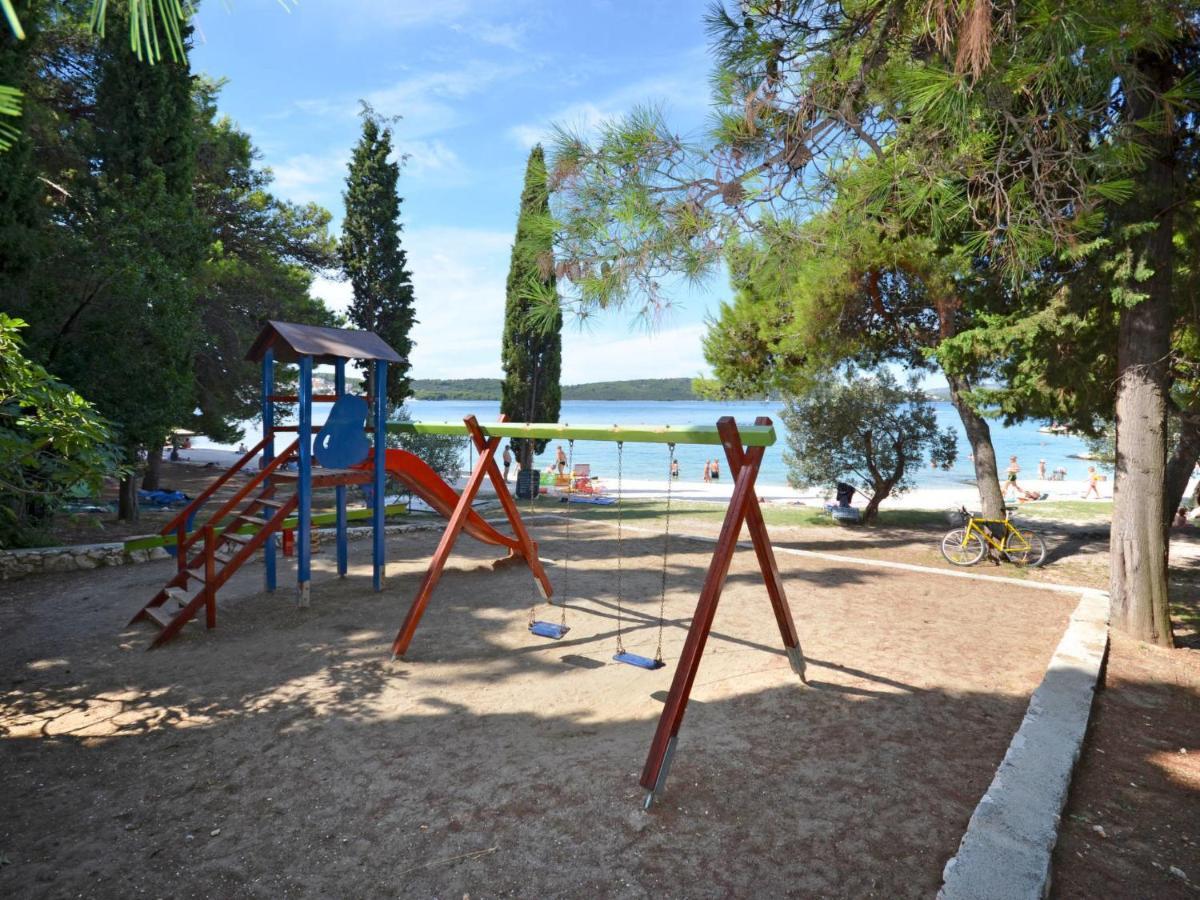 Holiday Home Camp Rozac - Tgr215 Τρογκίρ Εξωτερικό φωτογραφία