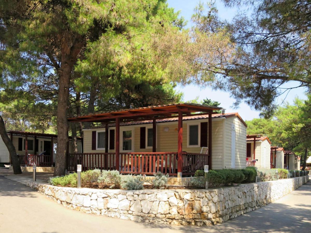 Holiday Home Camp Rozac - Tgr215 Τρογκίρ Εξωτερικό φωτογραφία