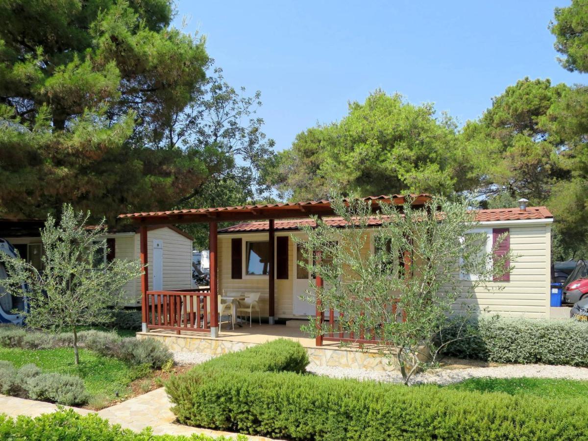 Holiday Home Camp Rozac - Tgr215 Τρογκίρ Εξωτερικό φωτογραφία